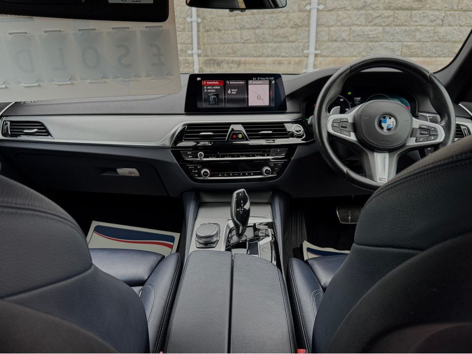 2018 BMW 5 Series - image 11