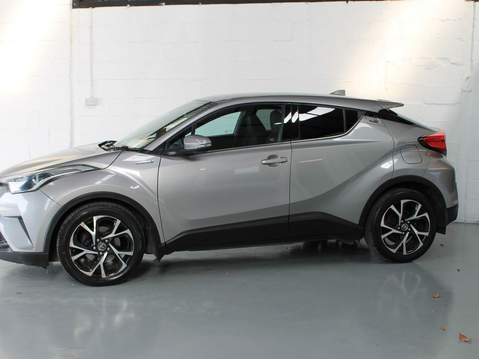 2019 Toyota C-HR - image 4
