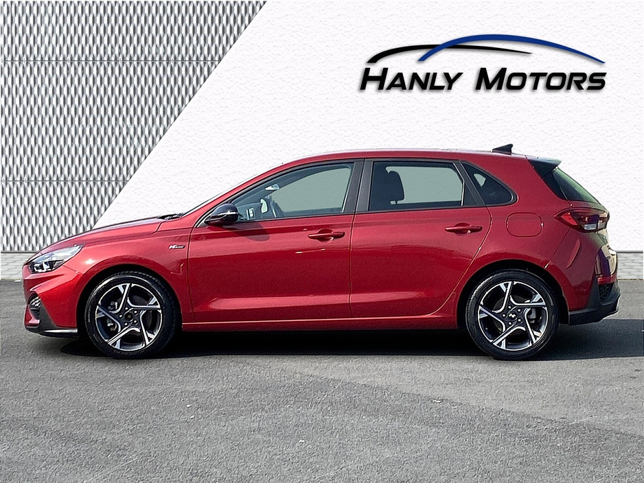 2022 Hyundai i30 - image 5