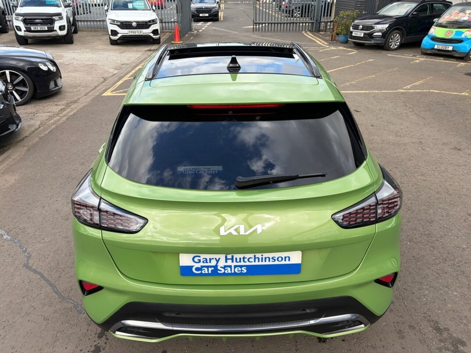 2023 Kia XCeed - image 4