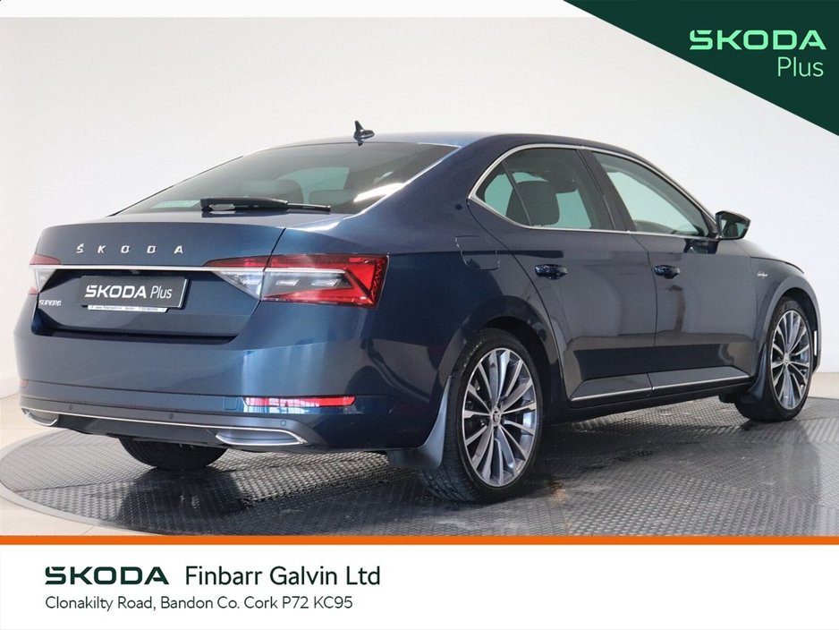 2023 Skoda Superb - image 3