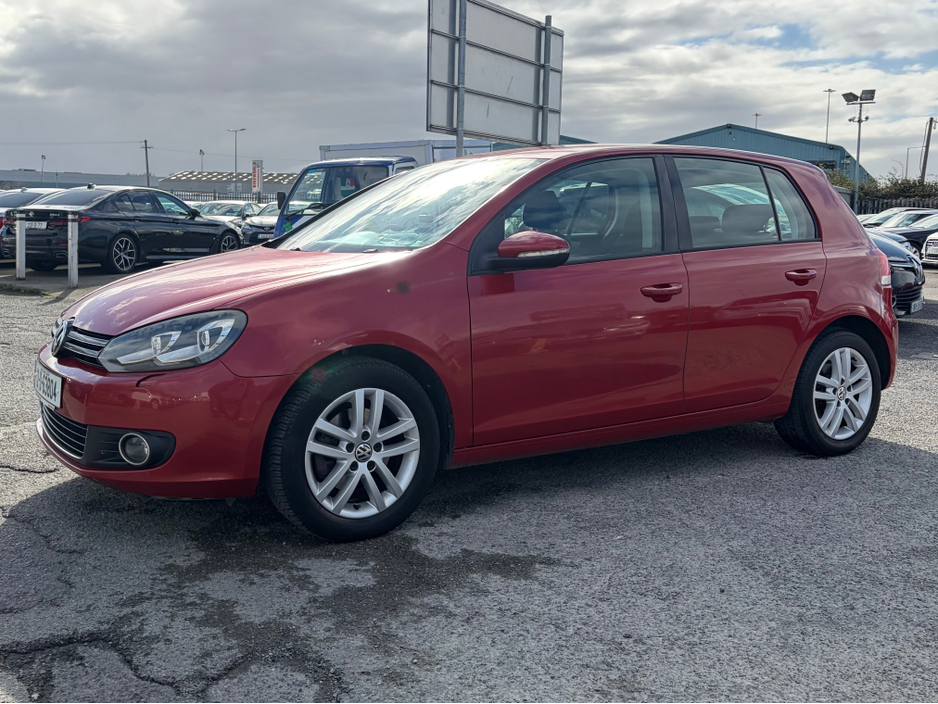 2012 Volkswagen Golf - image 3