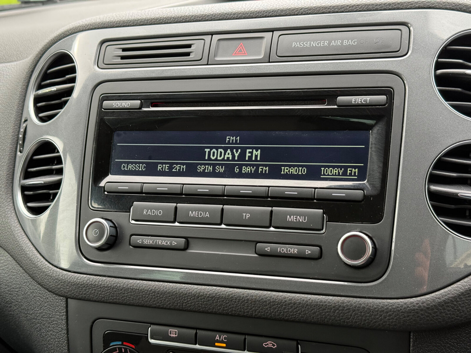 2014 Volkswagen Tiguan - image 13