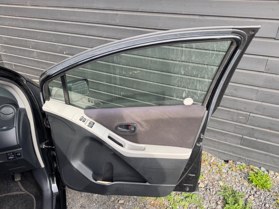 2006 Toyota Yaris - image 16