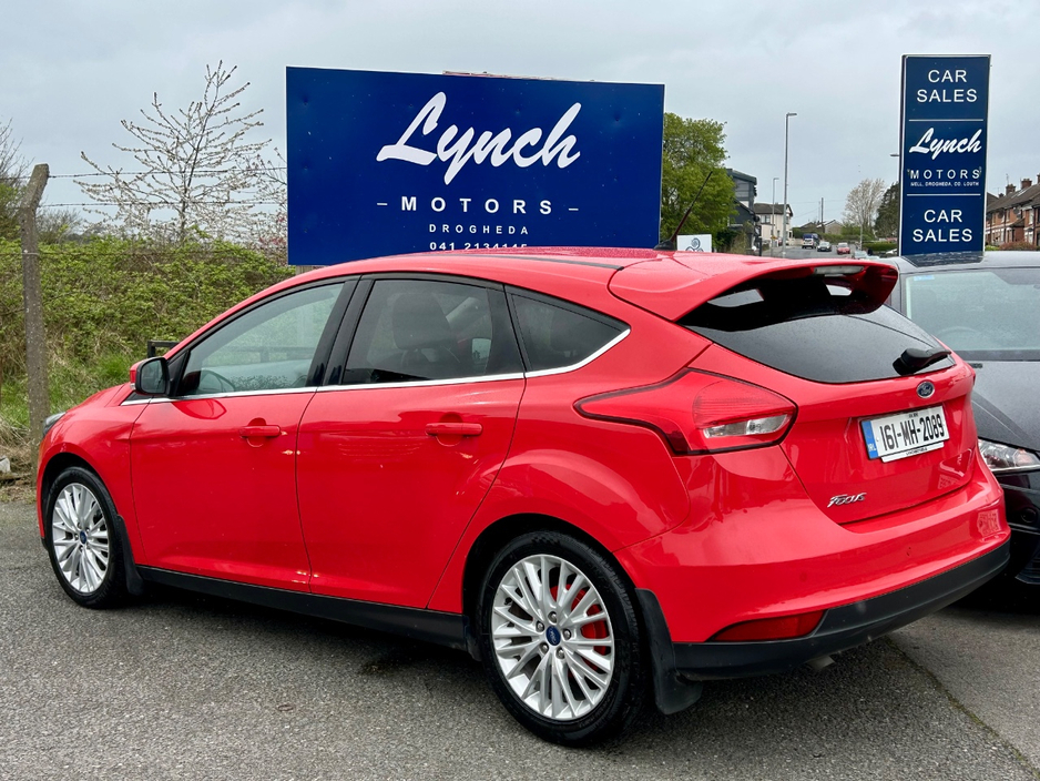 2016 Ford Focus - image 4