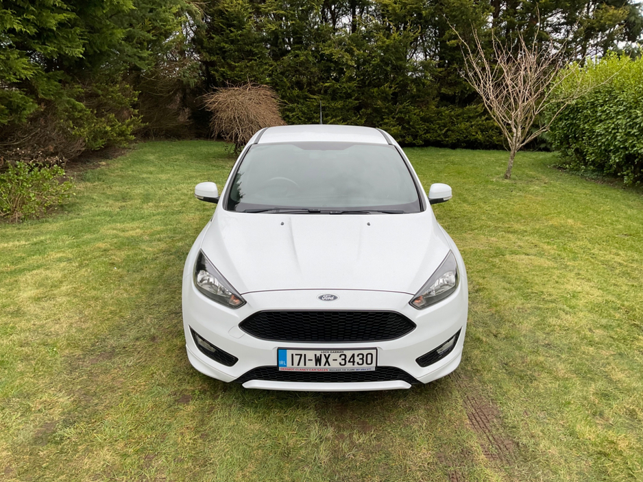 2017 Ford Focus - image 2