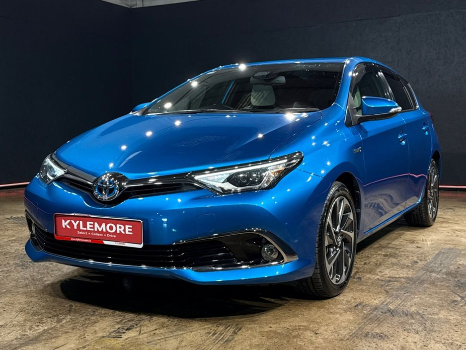 2016 Toyota Auris HYBRID G PACKAGE - BEIGE/BLACK FULL LEATHER INTERIOR - FACTORY ALLOYS - REVERSE CAMERA €13,950