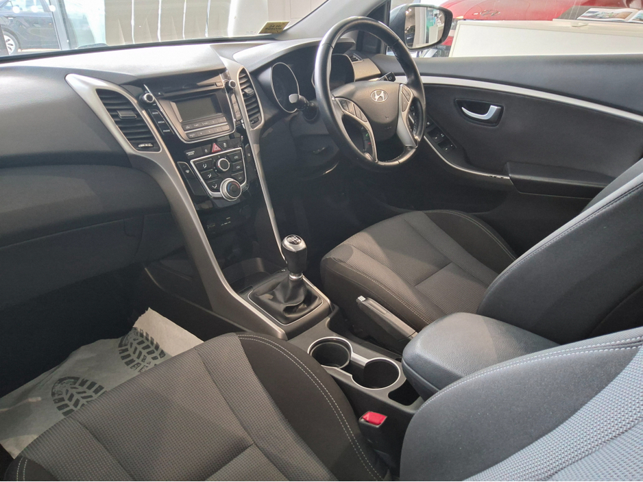 2016 Hyundai i30 - image 4