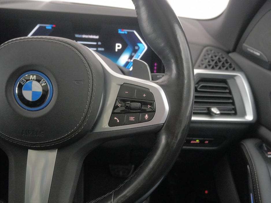 2023 BMW X5 - image 17