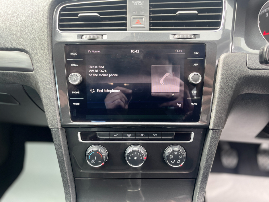 2017 Volkswagen Golf - image 15