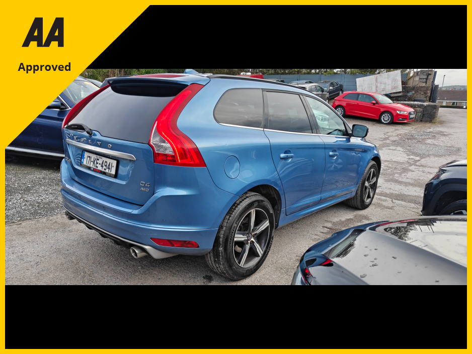 2017 Volvo XC60 - image 11