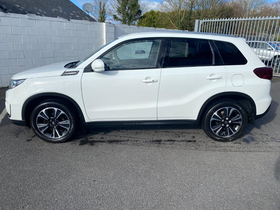 2019 Suzuki Vitara - image 4