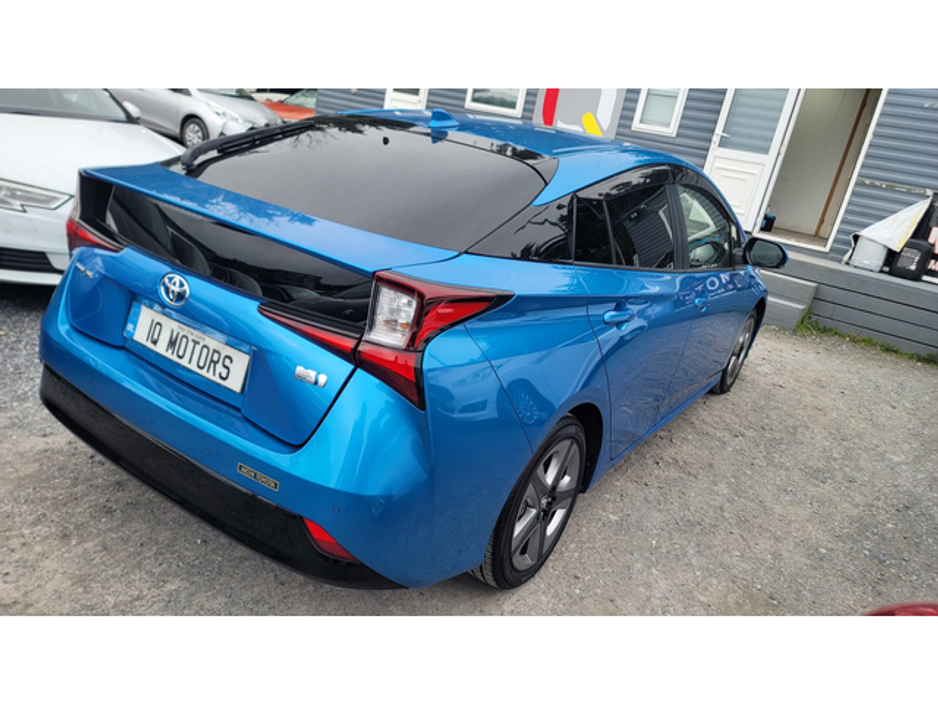 2021 Toyota Prius - image 10