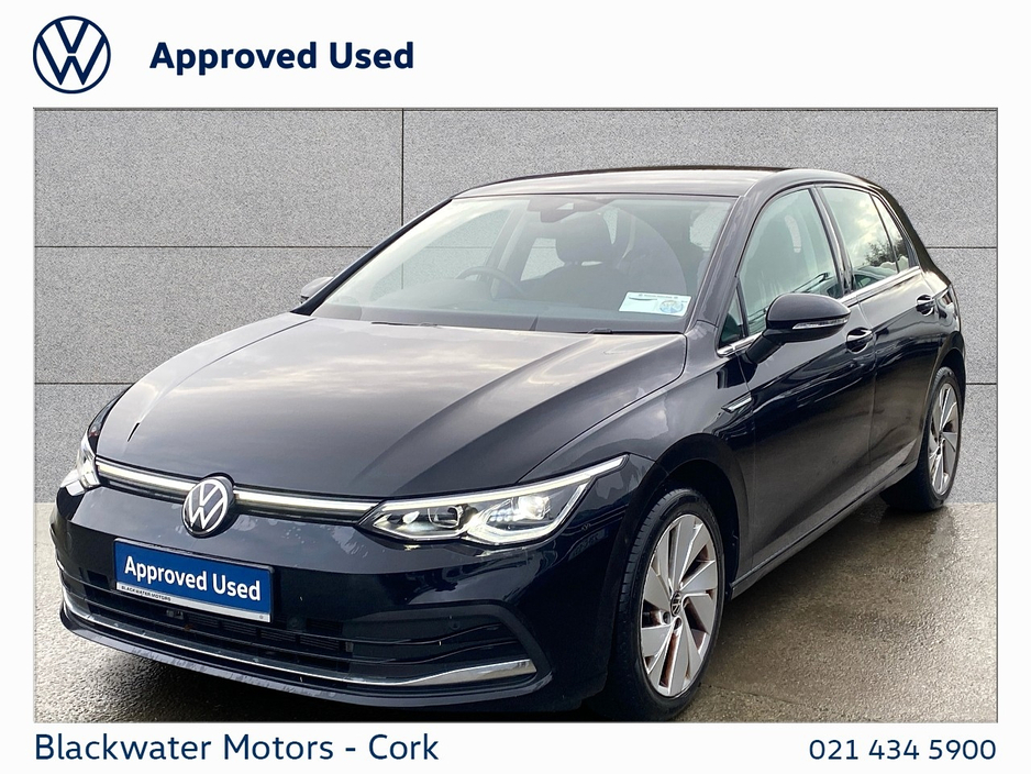 2022 Volkswagen Golf - image 12