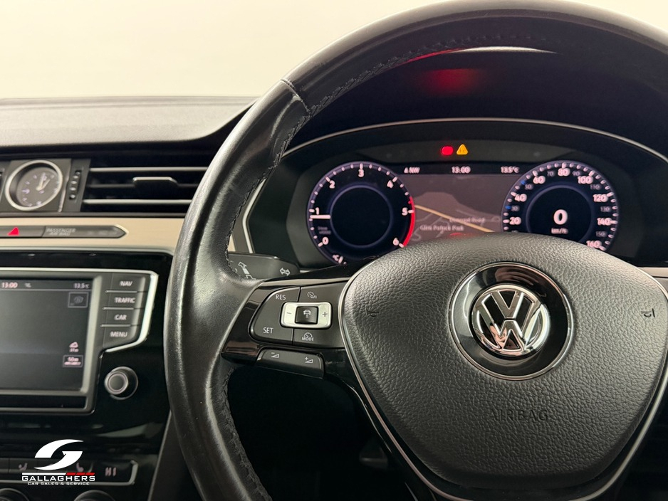 2017 Volkswagen Passat - image 20