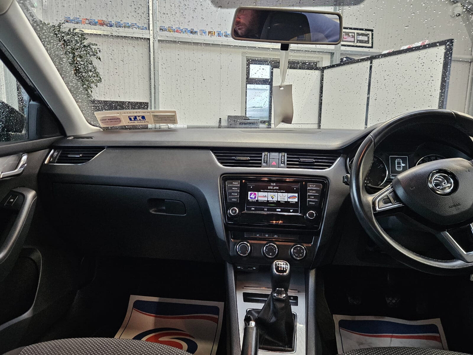 2015 Skoda Octavia - image 11