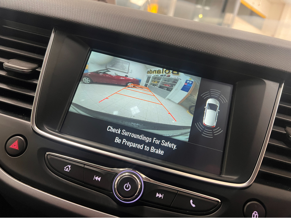 2024 Opel Crossland X *Only 12000 Kms* As New Petrol Manual High Spec 2024 Opel Crossland Rear View Camera Apple Car Play www.bolands.ie Est.1955 €21,950