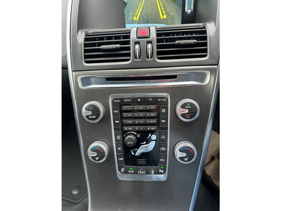 2016 Volvo XC60 - image 21