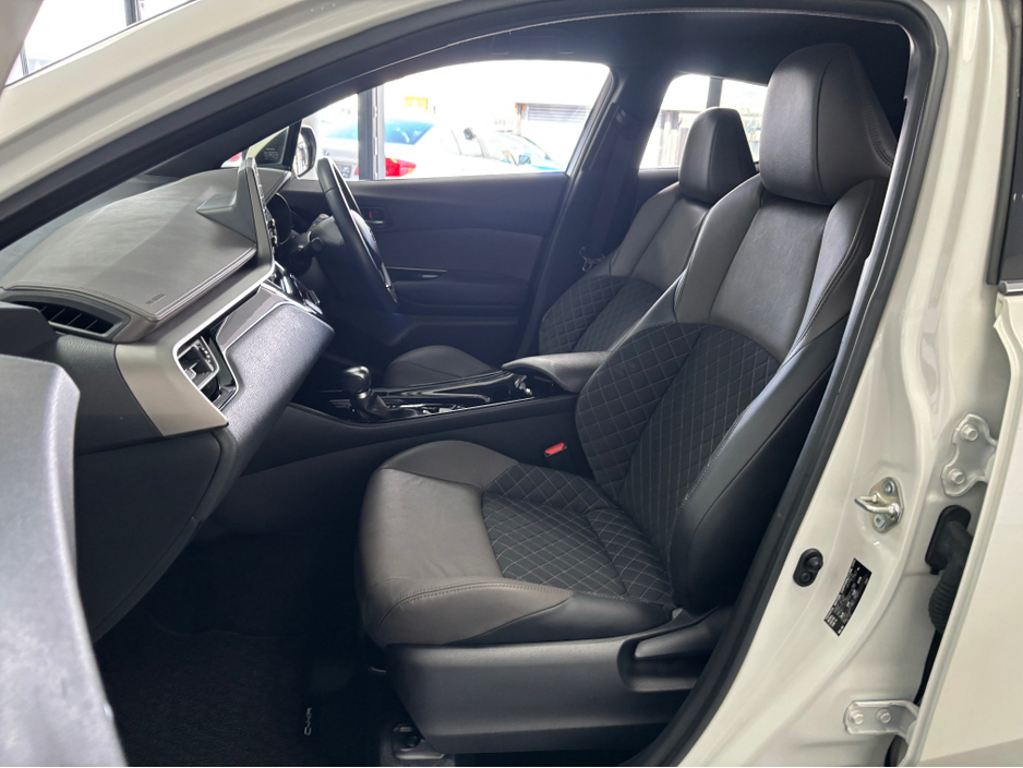 2018 Toyota C-HR - image 13