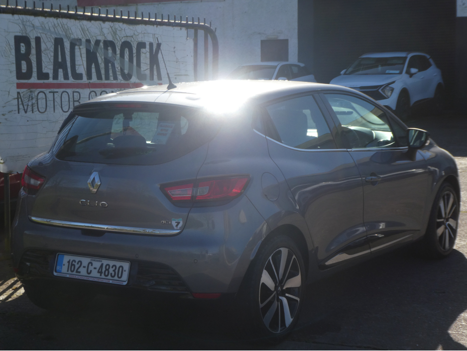2016 Renault Clio - image 2