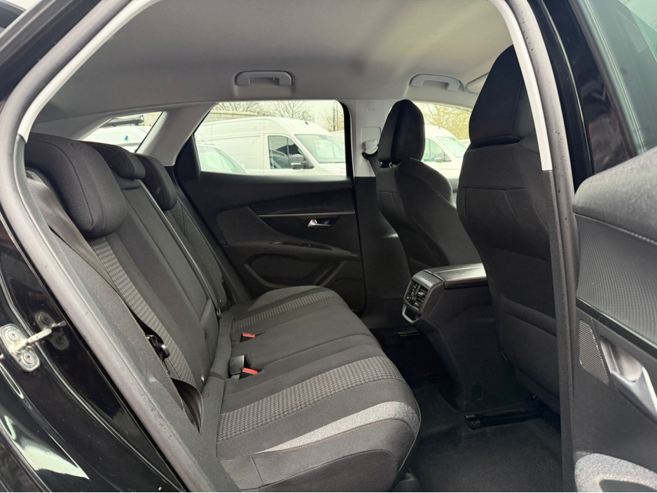 2019 Peugeot 3008 - image 23