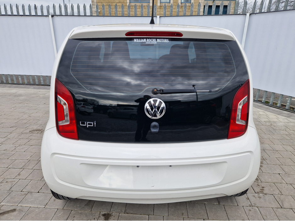 2015 Volkswagen up! - image 8