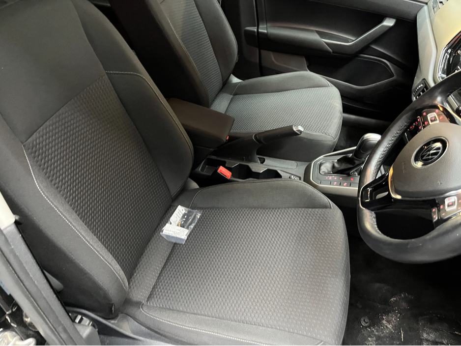 2021 Volkswagen Polo - image 9