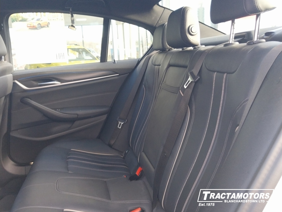 2023 BMW 5 Series - image 23