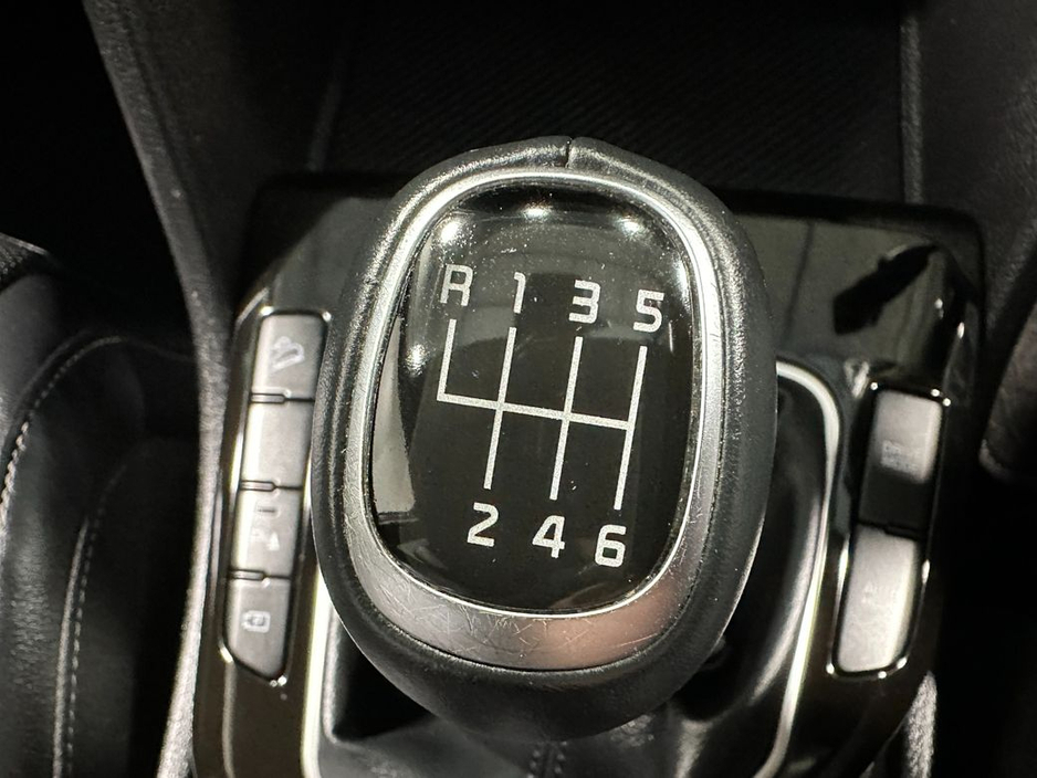 2025 Kia Sportage - image 25