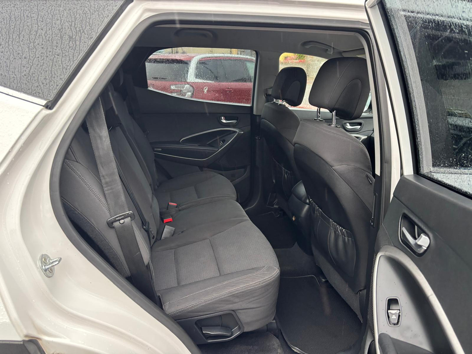 2013 Hyundai Santa Fe - image 5