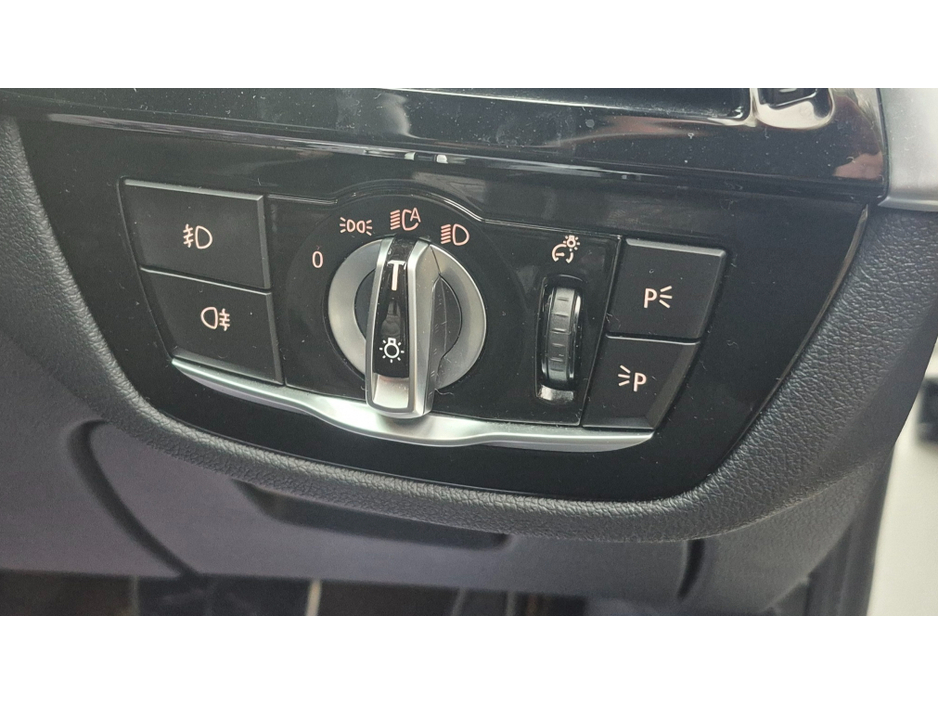 2018 BMW 5 Series - image 16