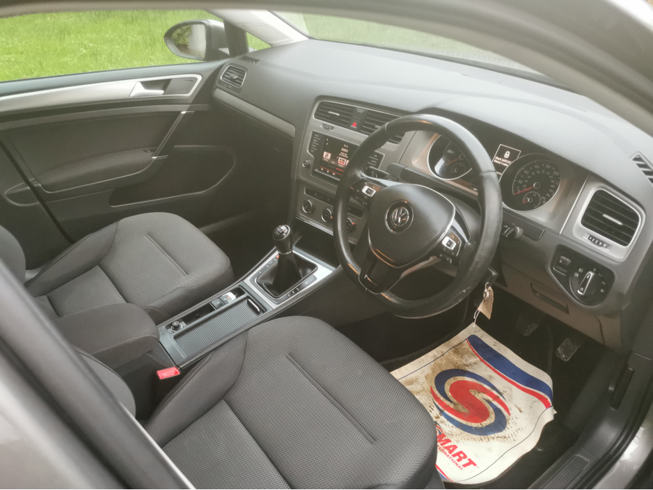 2016 Volkswagen Golf - image 19