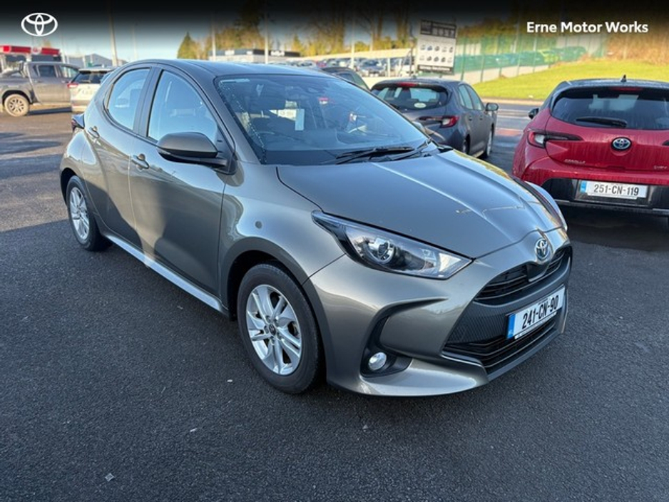 2024 Toyota Yaris YARIS 1.5 HYBRID LUNA €25,450