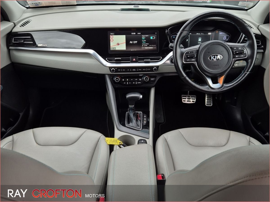 2020 Kia Niro - image 4