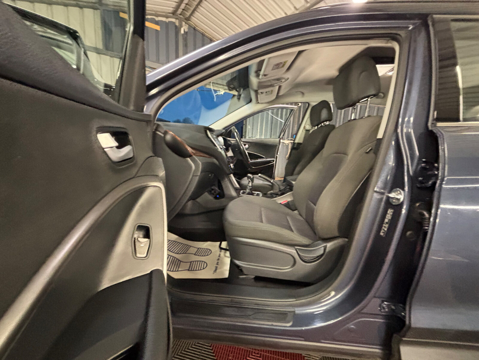 2017 Hyundai Santa Fe - image 16