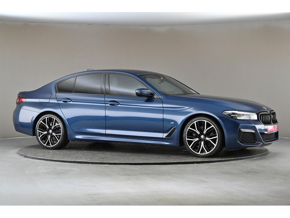 2021 BMW 5 Series - image 10