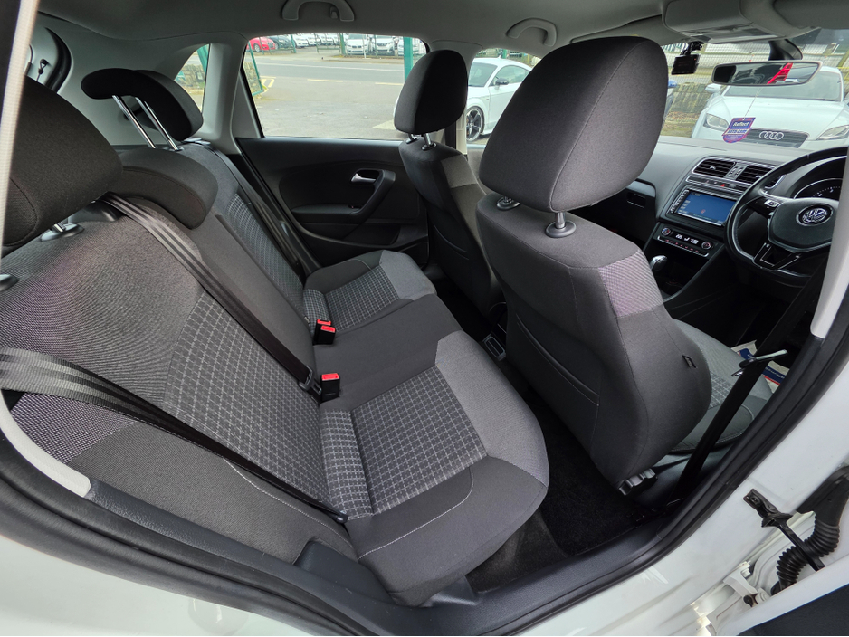 2016 Volkswagen Polo - image 10