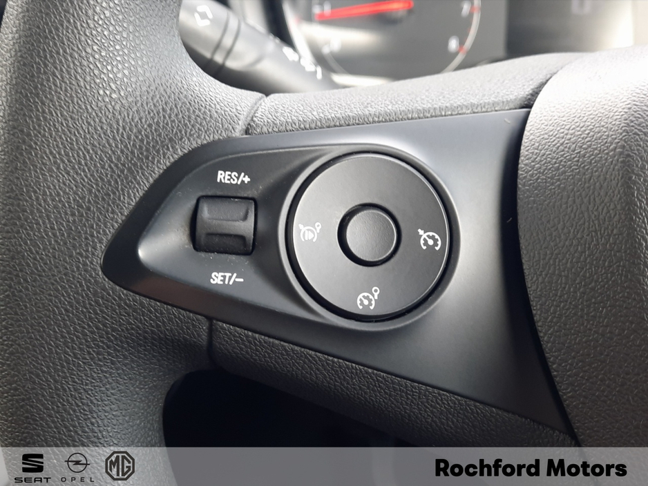 2022 Opel Combo - image 15