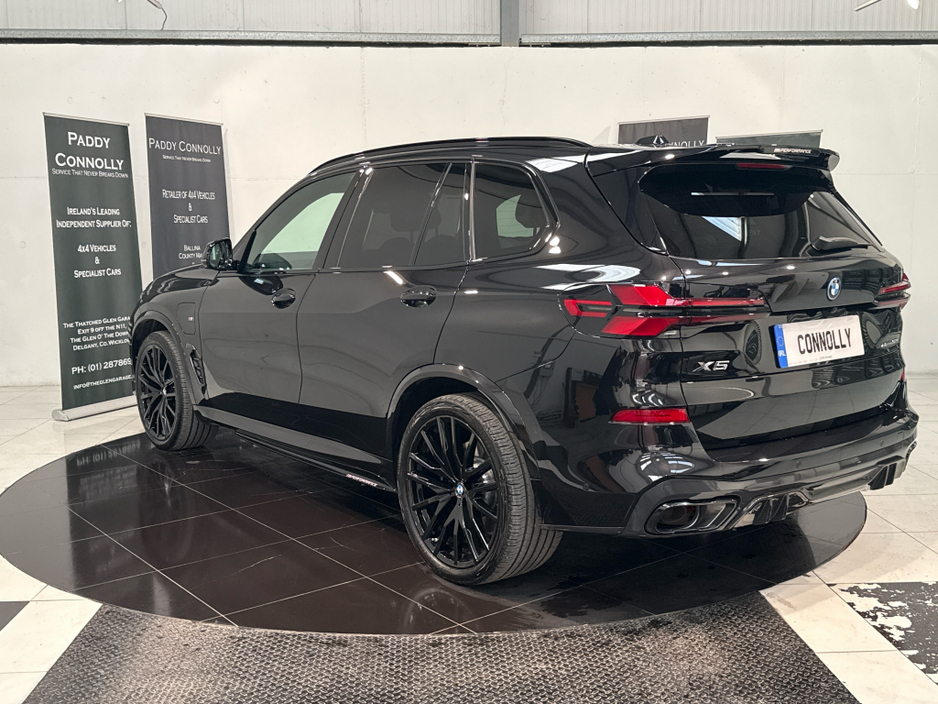 2026 BMW X5 - image 12