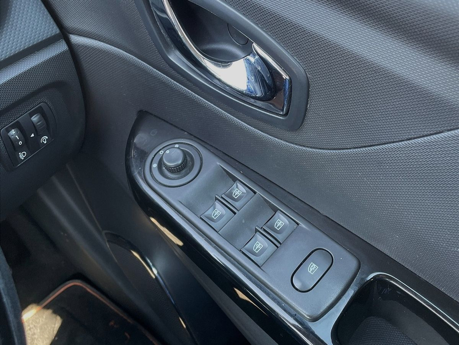 2014 Renault Captur dCi 90 S&S INTENSE €5,950