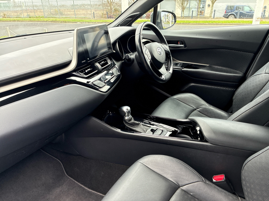 2019 Toyota C-HR - image 2