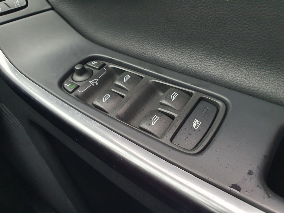 2016 Volvo XC60 SE NAV AUTOMATIC D4 190BHP NCT 02/28 FINANCE AVAILABLE @ €90 PER WEEK 2 KEYS/ FULL LEATHER/ BLUETOOTH/ PARKING SENSORS/ SAT NAV/ HISTORY CHECKED €16,900