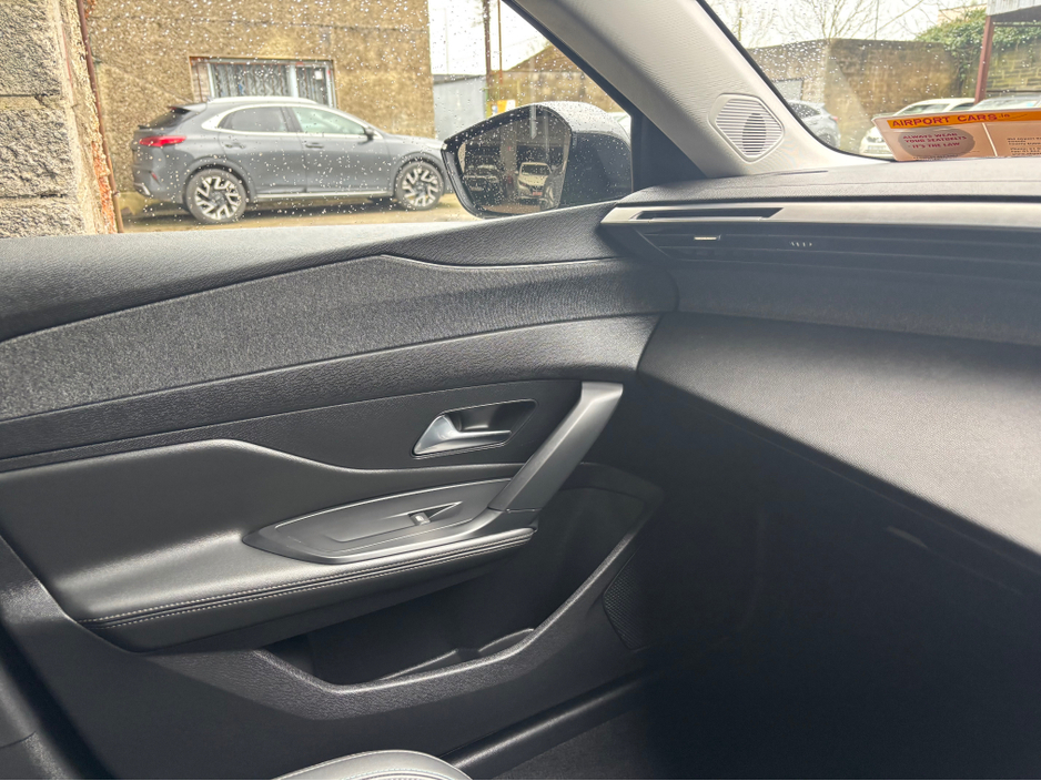 2023 Peugeot 408 - image 15