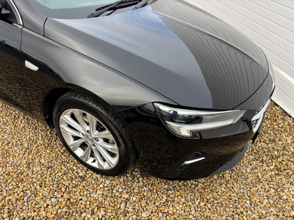 2022 Opel Insignia - image 15