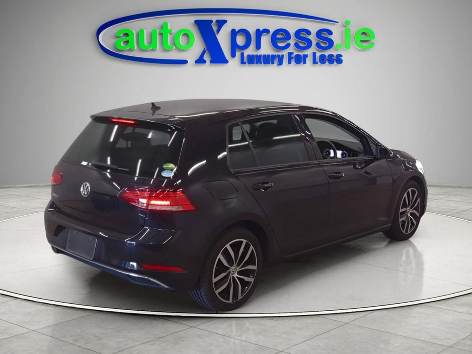 2018 Volkswagen Golf - image 6