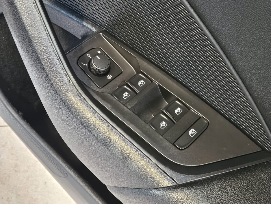 2021 Skoda Octavia - image 9