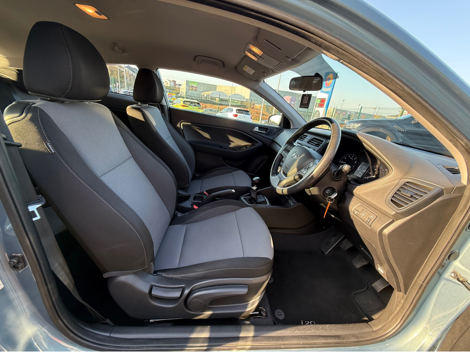 2016 Hyundai i20 - image 6