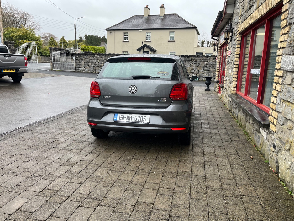 2015 Volkswagen Polo - image 10