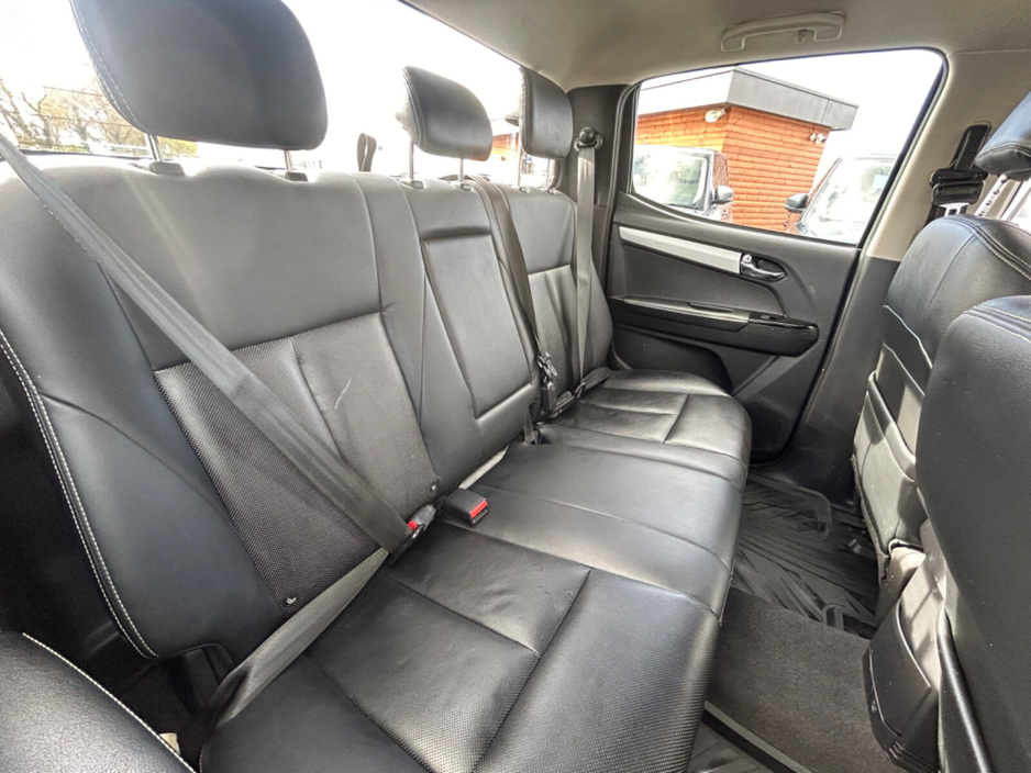 2019 Isuzu D-MAX - image 23