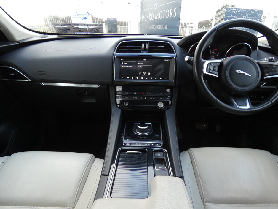 2020 Jaguar F-Pace RWD 2.0 D 180PS Chequered Flag Auto €26,950